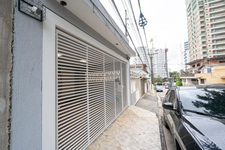 Casa à venda com 128m², 3 quartos e 2 vagasFachada