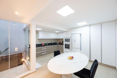 Casa à venda com 128m², 3 quartos e 2 vagasCozinha