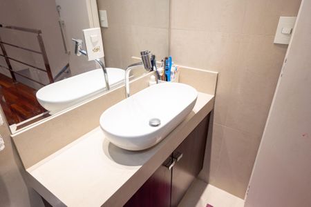 Casa à venda com 128m², 3 quartos e 2 vagasBanheiro Social