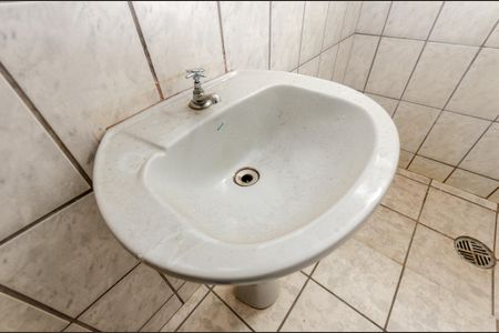 Casa à venda com 125m², 3 quartos e 2 vagasBanheiro - Casa 1