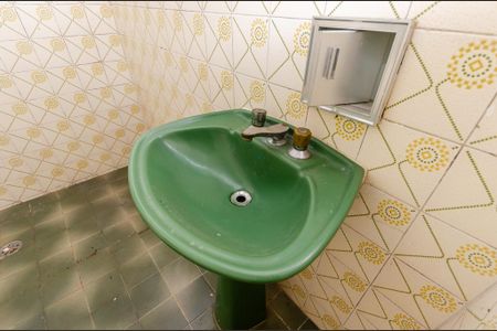 Casa à venda com 125m², 3 quartos e 2 vagasBanheiro - Casa 2