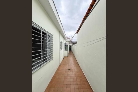 Casa para alugar com 120m², 2 quartos e 1 vaga Casa para alugar com 120m², 2 quartos e 1 vagaCorredor