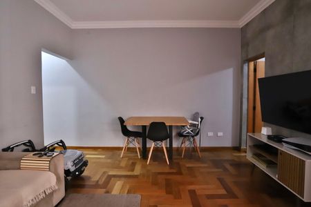 Casa à venda com 134m², 3 quartos e 2 vagasSala