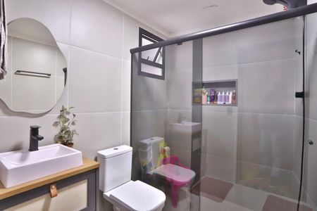 Casa à venda com 134m², 3 quartos e 2 vagasBanheiro do Quarto 1