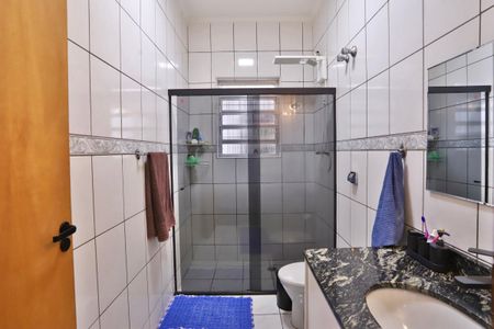 Casa à venda com 134m², 3 quartos e 2 vagasBanheiro