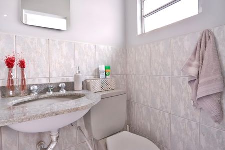 Casa à venda com 134m², 3 quartos e 2 vagasLavabo