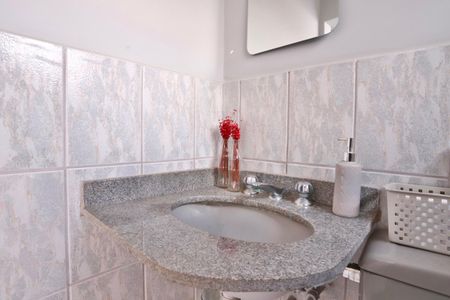 Casa à venda com 134m², 3 quartos e 2 vagasLavabo