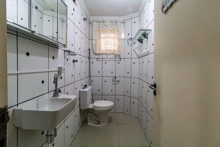 Banheiro de casa para alugar com 1 quarto, 30m² em Jardim Ester, São Paulo