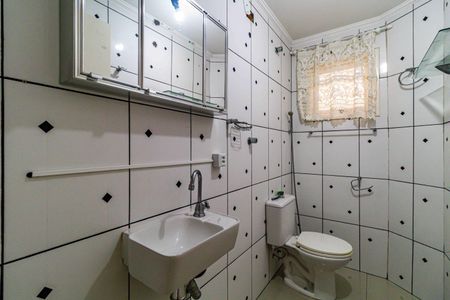 Banheiro de casa para alugar com 1 quarto, 30m² em Jardim Ester, São Paulo