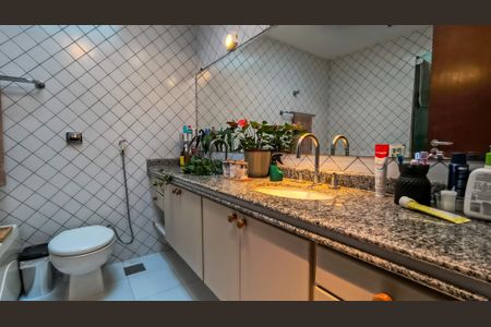 Apartamento para alugar com 312m², 4 quartos e 3 vagasBanheiro da Suíte