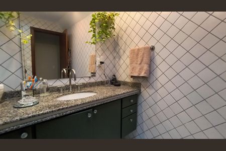 Apartamento para alugar com 312m², 4 quartos e 3 vagasBanheiro Social