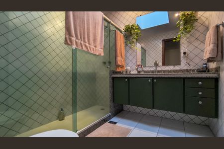 Apartamento para alugar com 312m², 4 quartos e 3 vagasBanheiro Social