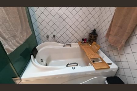 Apartamento para alugar com 312m², 4 quartos e 3 vagasBanheiro da Suíte