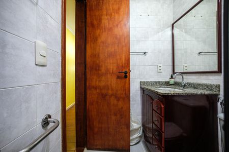 Apartamento à venda com 77m², 2 quartos e 1 vagaBanheiro Social