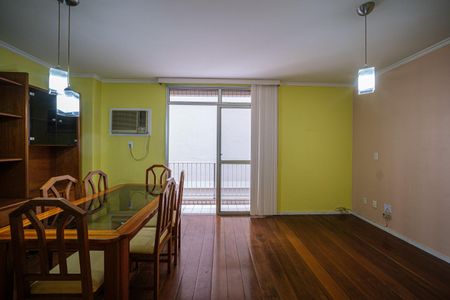 Apartamento à venda com 77m², 2 quartos e 1 vagaSala