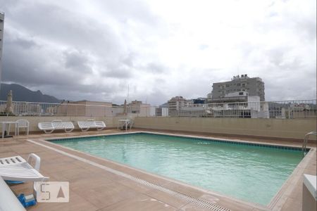 Apartamento à venda com 77m², 2 quartos e 1 vagaPiscina