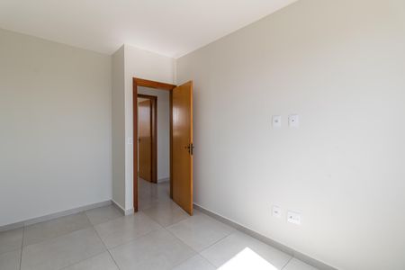 Quarto 2 de apartamento para alugar com 3 quartos, 70m² em Vila Jardim Leblon, Belo Horizonte