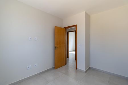 Quarto 1 de apartamento para alugar com 3 quartos, 70m² em Vila Jardim Leblon, Belo Horizonte