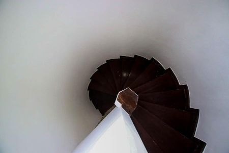 Escadas de casa de condomínio para alugar com 3 quartos, 140m² em Itapuã, Salvador