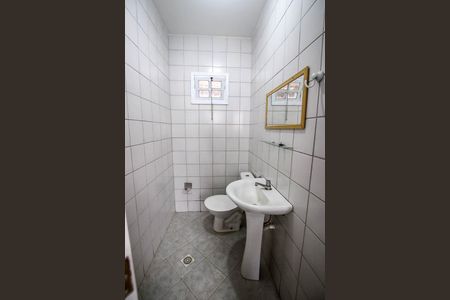 Banheiro de casa de condomínio para alugar com 3 quartos, 140m² em Itapuã, Salvador