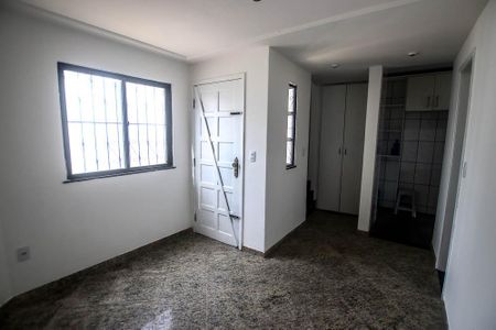Sala de casa de condomínio para alugar com 3 quartos, 140m² em Itapuã, Salvador