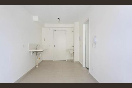Sala de apartamento para alugar com 1 quarto, 27m² em Guaiauna, São Paulo