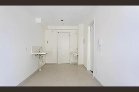 Sala de apartamento para alugar com 1 quarto, 27m² em Guaiauna, São Paulo