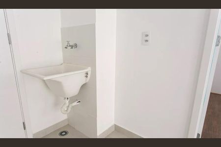 Área de serviço de apartamento para alugar com 1 quarto, 27m² em Guaiauna, São Paulo