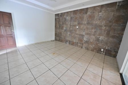 Casa para alugar com 276m², 3 quartos e 2 vagas