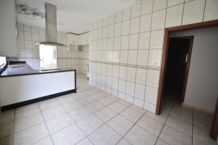 Casa para alugar com 276m², 3 quartos e 2 vagas