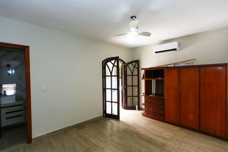 Casa para alugar com 175m², 4 quartos e 2 vagassuíte 