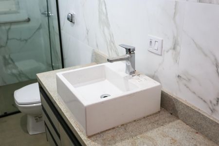 Casa para alugar com 175m², 4 quartos e 2 vagasBanheiro