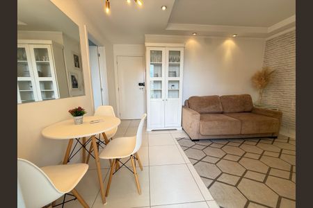 Sala de apartamento para alugar com 2 quartos, 55m² em Itaquera, São Paulo