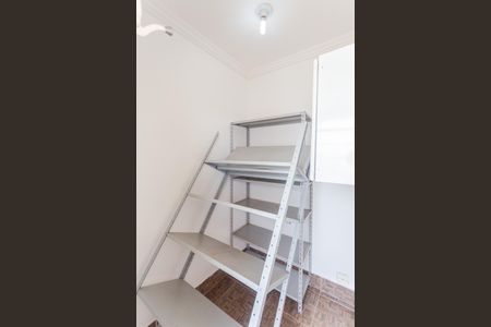 Apartamento à venda com 170m², 5 quartos e 2 vagas Apartamento à venda com 170m², 5 quartos e 2 vagasQuarto de Serviço