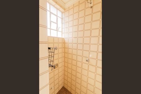 Apartamento à venda com 170m², 5 quartos e 2 vagas Apartamento à venda com 170m², 5 quartos e 2 vagasBanheiro de serviço/Despensa