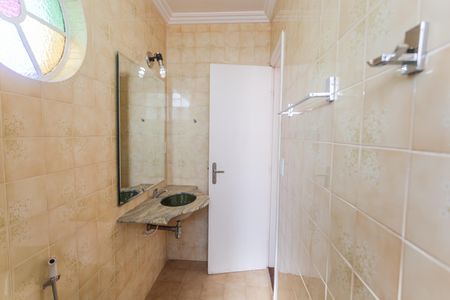 Banheiro da Suíte de apartamento à venda com 5 quartos, 170m² em Ana Lúcia, Belo Horizonte