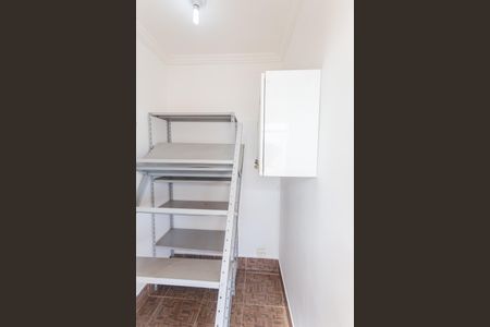 Apartamento à venda com 170m², 5 quartos e 2 vagas Apartamento à venda com 170m², 5 quartos e 2 vagasQuarto de Serviço
