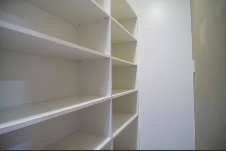 Casa de condomínio à venda com 124m², 3 quartos e 2 vagasDespensa