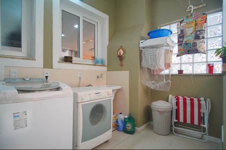 Casa de condomínio à venda com 124m², 3 quartos e 2 vagasÁrea de Serviço