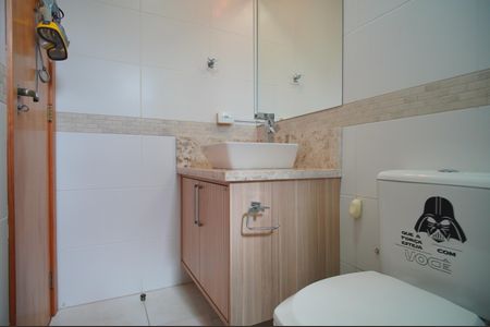 Casa de condomínio à venda com 124m², 3 quartos e 2 vagasBanheiro