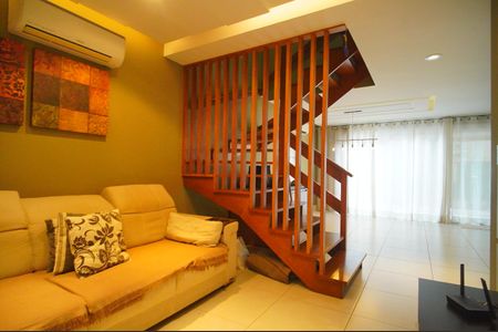 Sala  de casa de condomínio à venda com 3 quartos, 124m² em Pinheiro, São Leopoldo