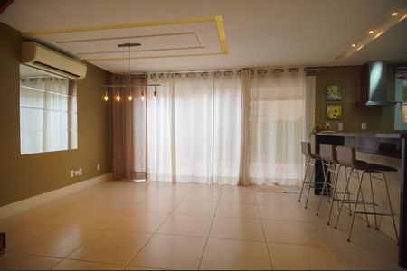 Casa de condomínio à venda com 124m², 3 quartos e 2 vagasSala de Jantar