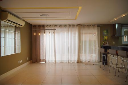 Casa de condomínio à venda com 124m², 3 quartos e 2 vagasSala de JantarSala de Jantar