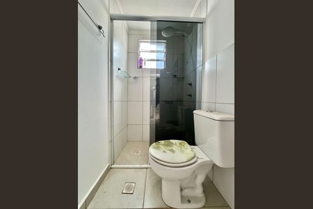 Banheiro de apartamento para alugar com 2 quartos, 43m² em Loteamento Parque São Martinho, Campinas