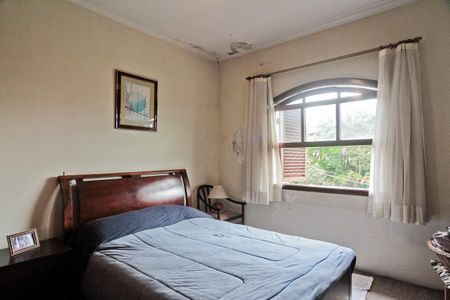 Casa à venda com 346m², 5 quartos e 3 vagas Casa à venda com 346m², 5 quartos e 3 vagasQuarto 2