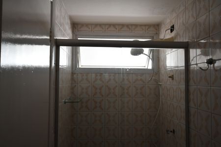 Banheiro de kitnet/studio para alugar com 1 quarto, 44m² em Centro, Campinas