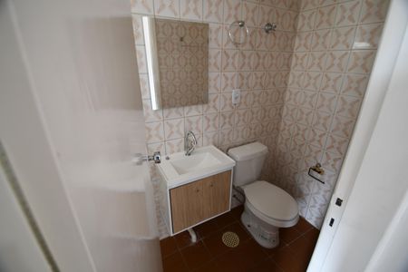 Banheiro de kitnet/studio para alugar com 1 quarto, 44m² em Centro, Campinas