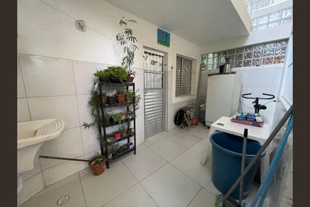 Casa à venda com 250m², 4 quartos e 3 vagasÁrea de Serviço