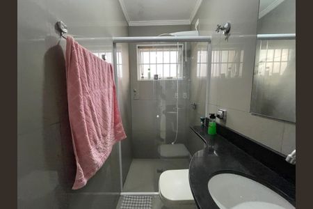 Casa à venda com 250m², 4 quartos e 3 vagasBanheiro 2