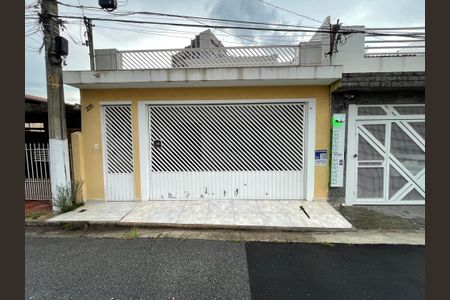 Casa à venda com 250m², 4 quartos e 3 vagasFachada